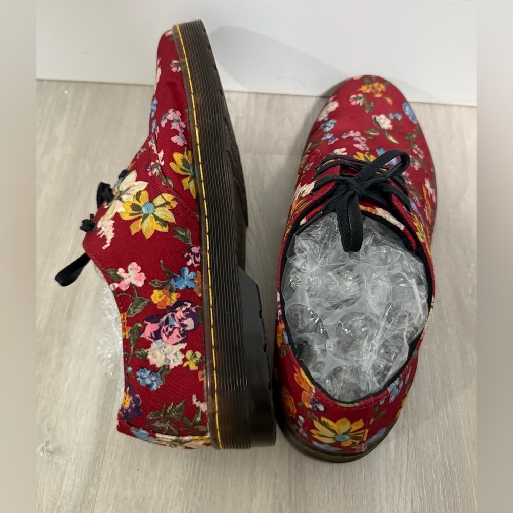 Dr. Martens Red and Black Flats with Chunky Sole Sz 10 - Picture 9 of 13